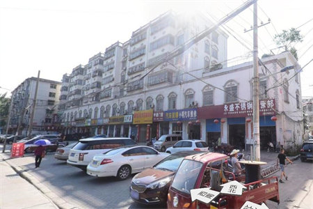 橡树湾精装套三带子母车位附房中间楼层